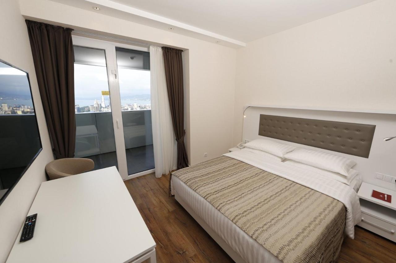 Apartments In Alliance Batumi Zewnętrze zdjęcie